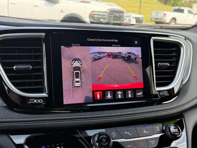 2026 Chrysler Pacifica Limited photo 19