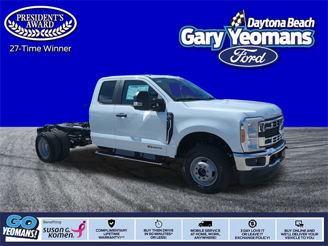 2025 Ford F-350 Super Duty Chassis Cab XL's photo