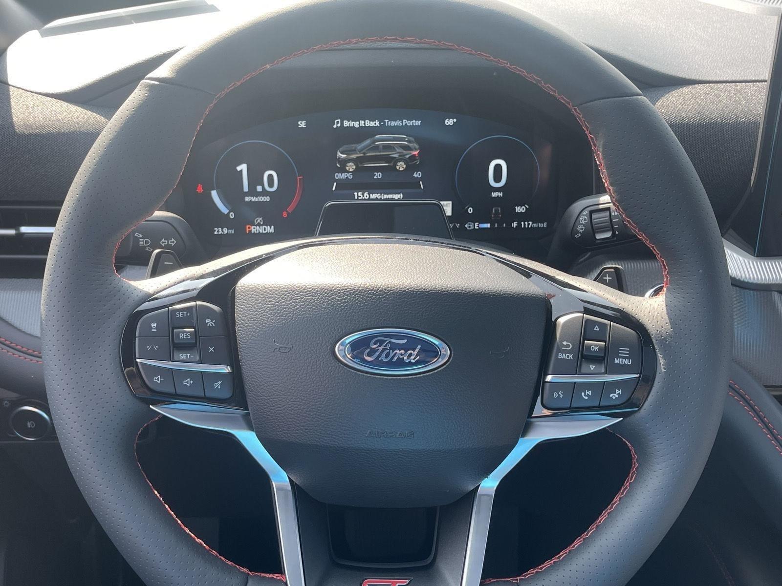 2025 Ford Explorer ST photo 25