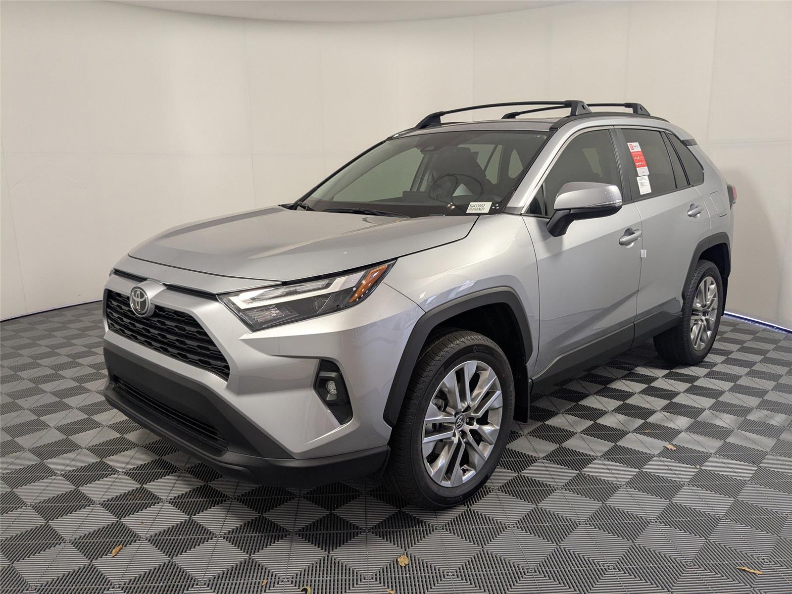 2025 Toyota RAV4 XLE Premium's photo