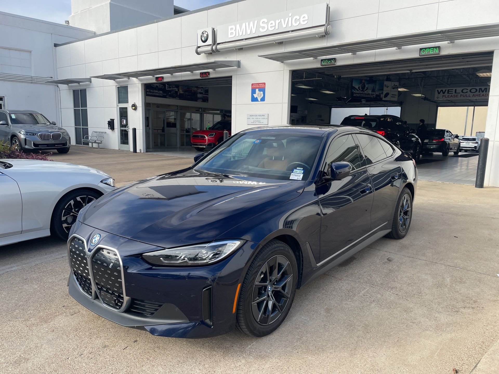 2023 BMW i4 35's photo