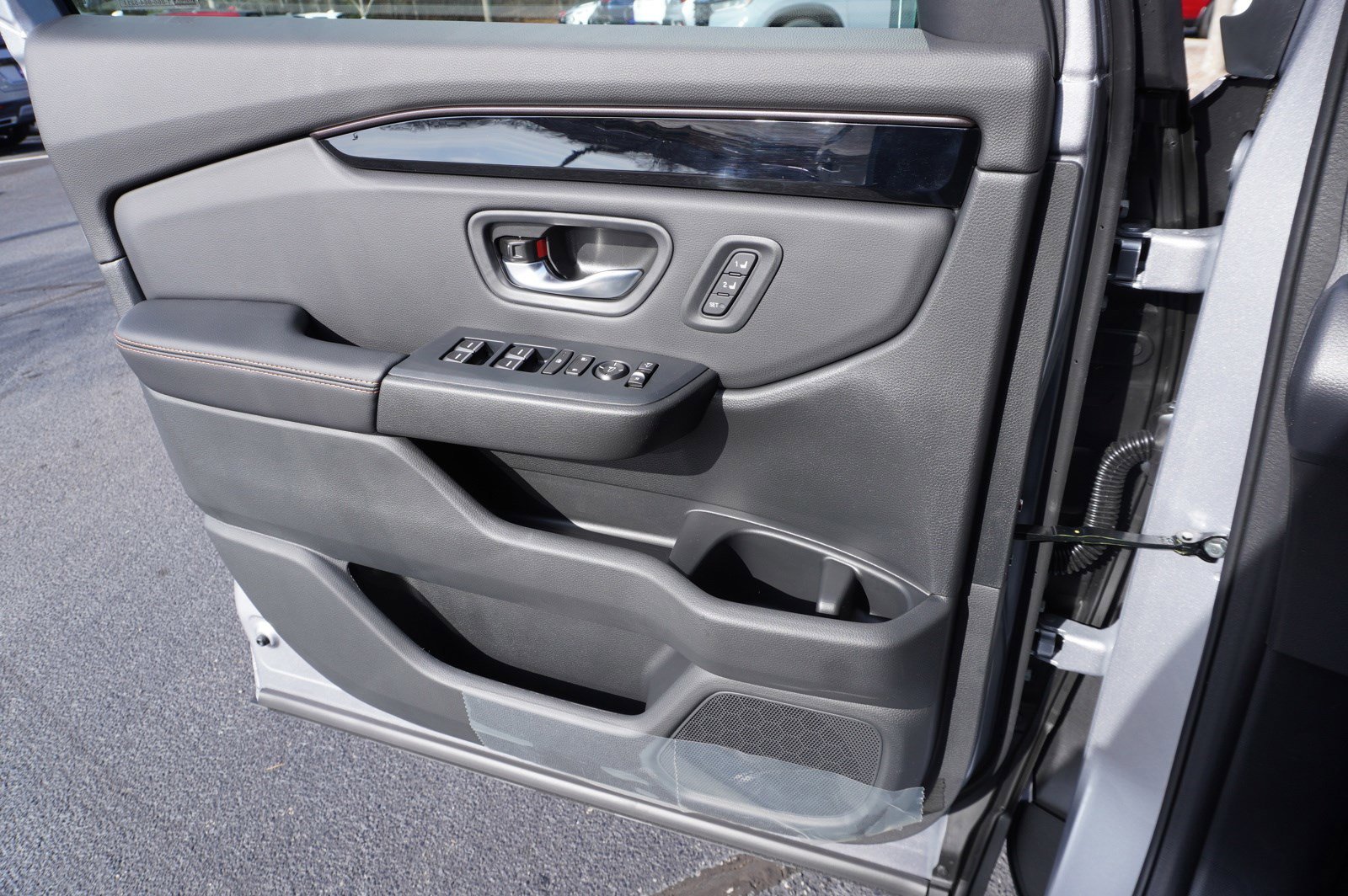 2025 Honda Pilot TrailSport photo 17
