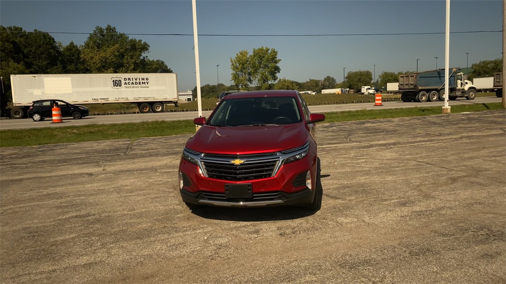 2022 Chevrolet Equinox LT photo 2