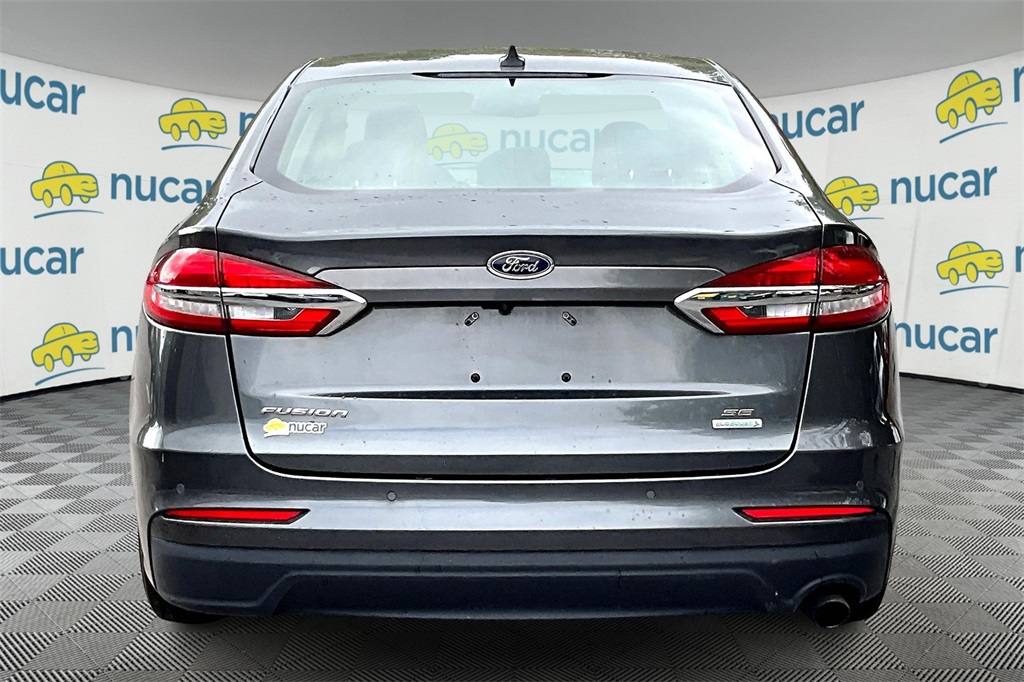 2020 Ford Fusion SE photo 5