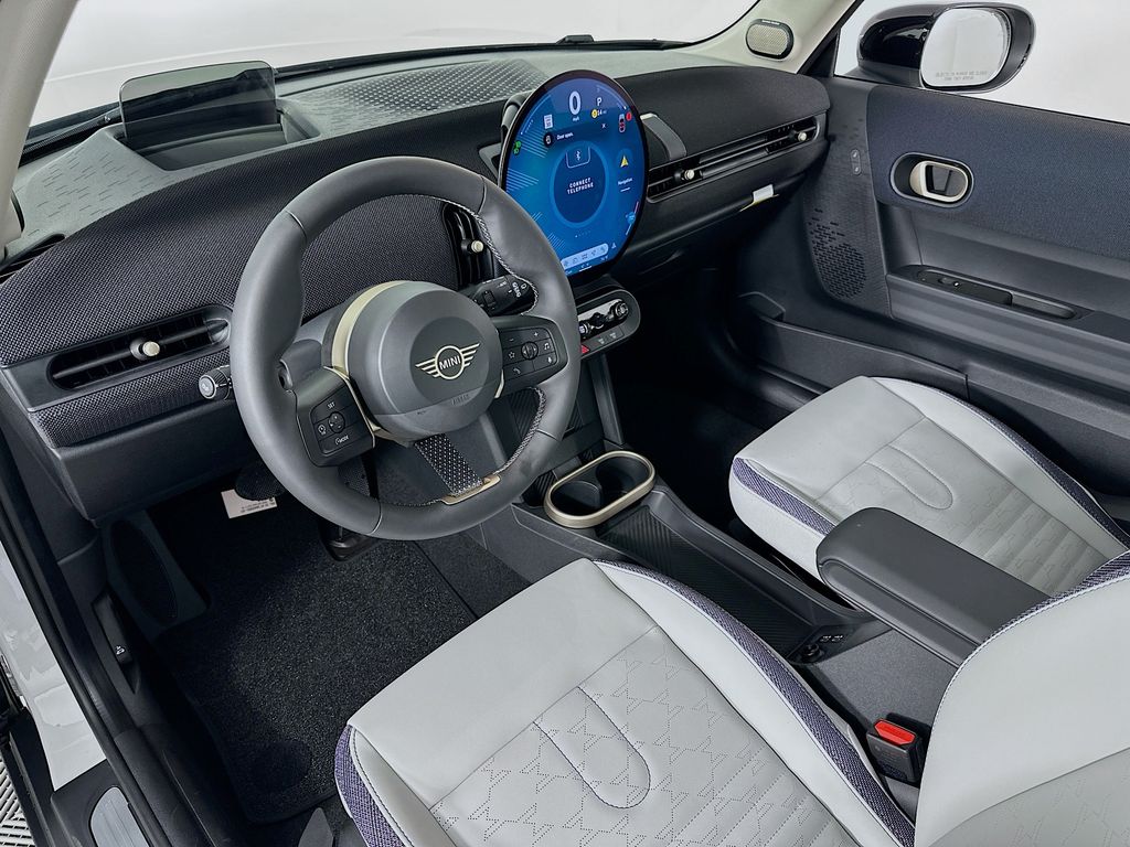 2025 Mini Cooper Hardtop 2 Door Signature photo 4