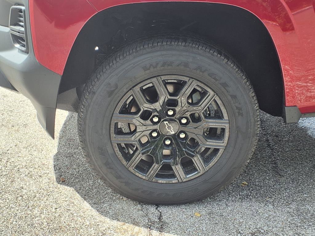 2025 Chevrolet Colorado LT photo 18