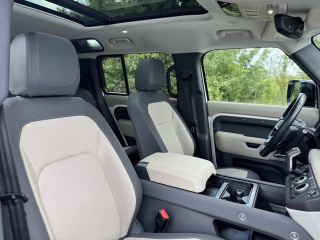 2023 Land Rover Defender 110 X-Dynamic SE photo 25