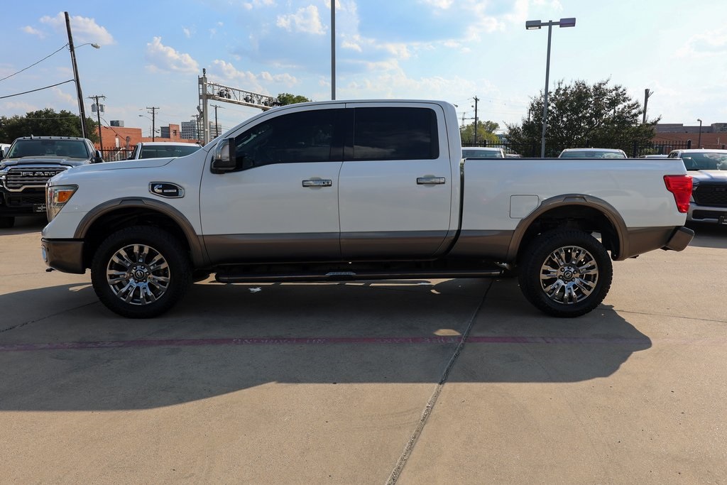 2016 Nissan Titan Platinum Reserve photo 5