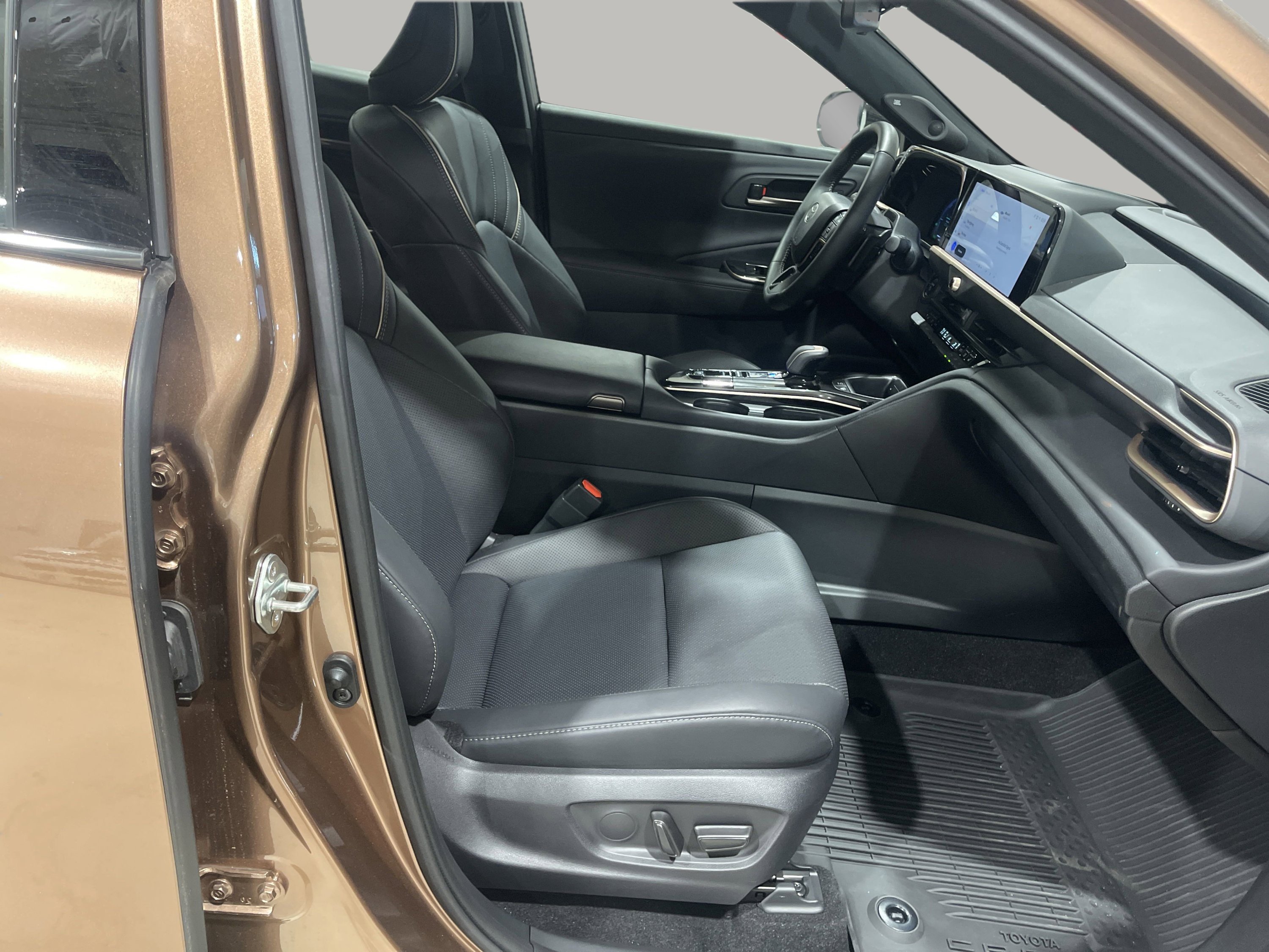 2025 Toyota Crown Platinum photo 11
