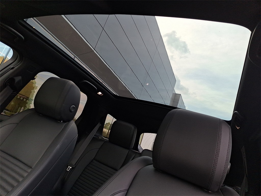 2023 Land Rover Discovery Sport S photo 14
