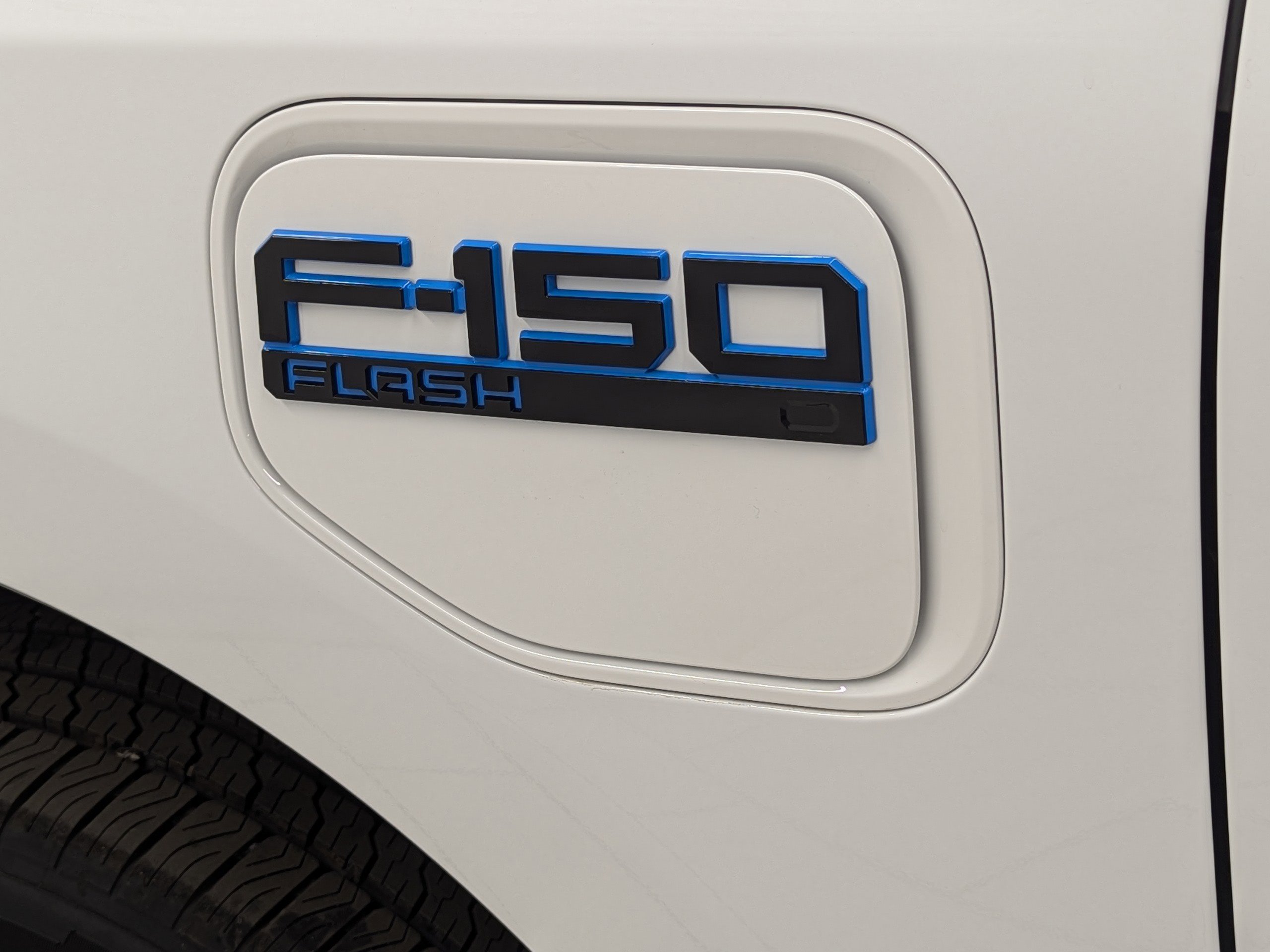 2025 Ford F-150 Lightning photo 30