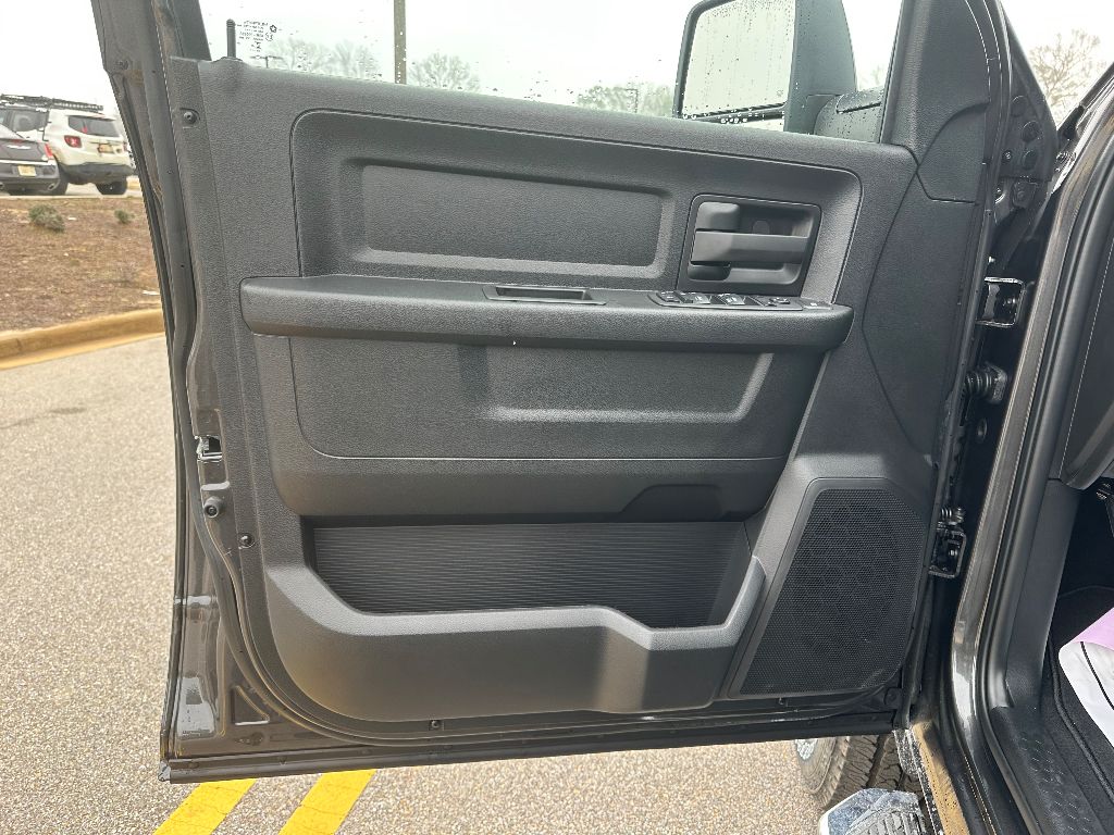 2024 Ram 2500 Tradesman photo 4