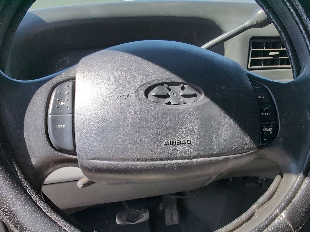 2004 Ford F-350 Lariat photo 23