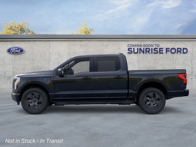 2025 Ford F-150 Lightning Lariat photo 2