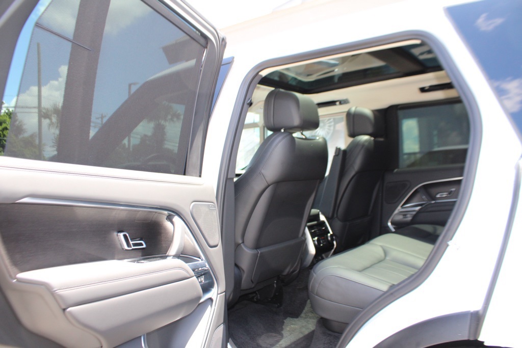 2024 Land Rover Range Rover SE photo 20