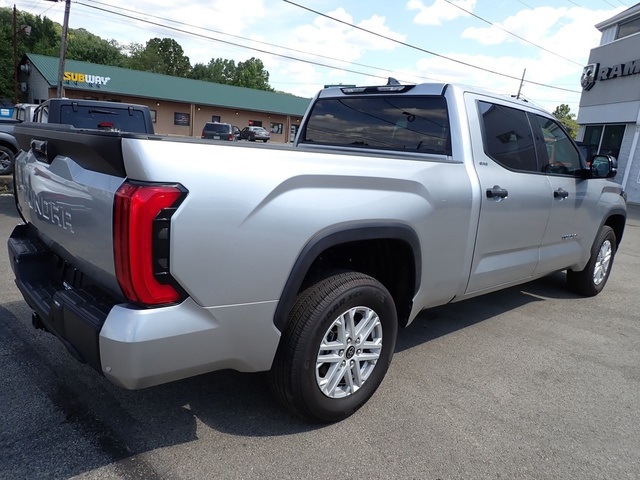 2023 Toyota Tundra SR5 CrewMax photo 6
