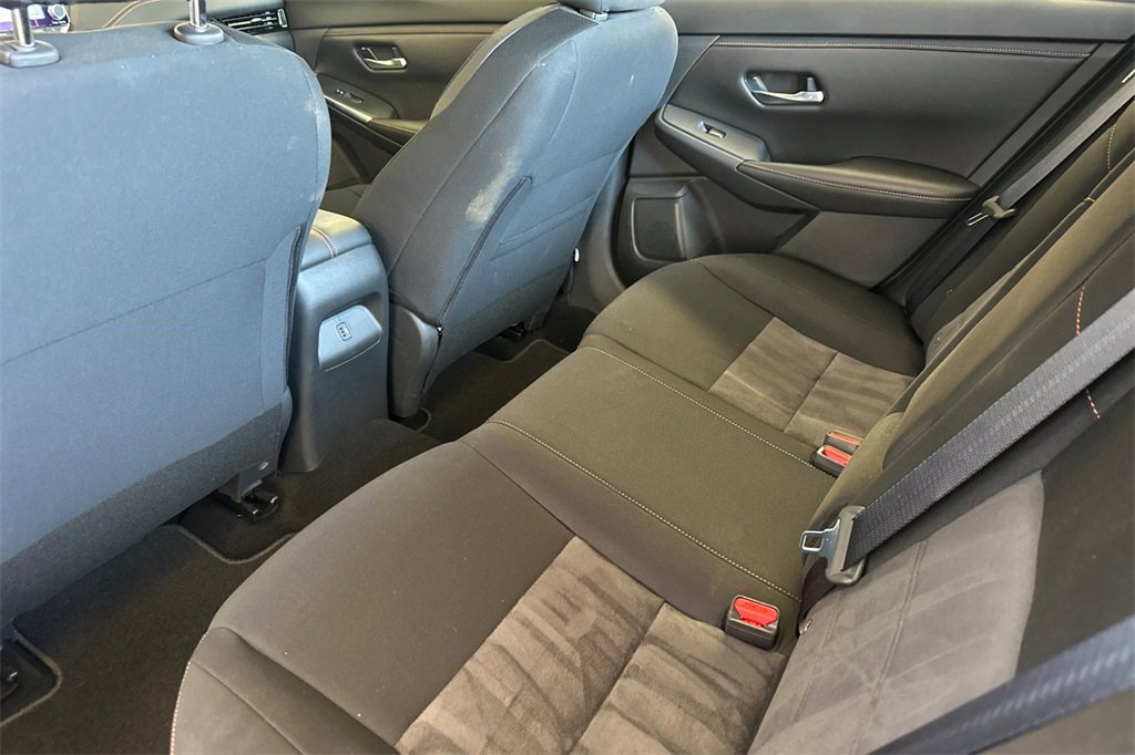 2023 Nissan Sentra SR photo 12