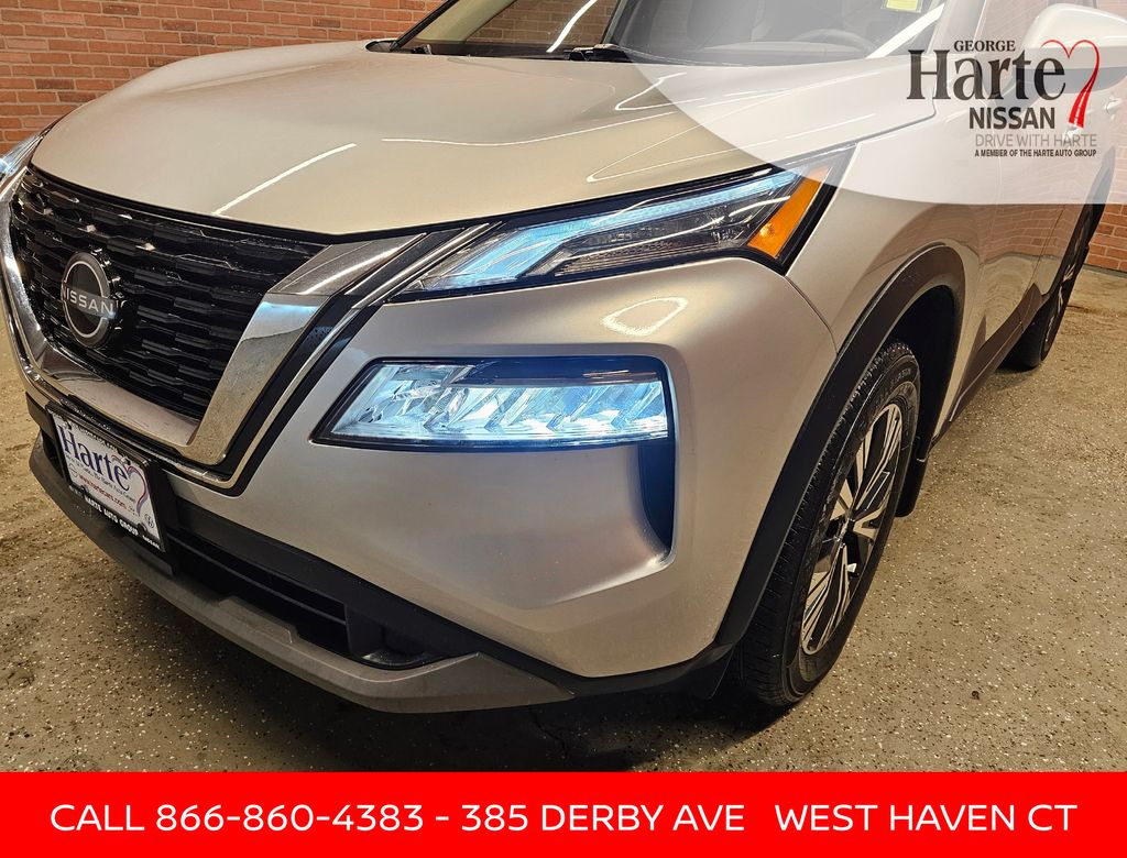 2023 Nissan Rogue SV photo 4