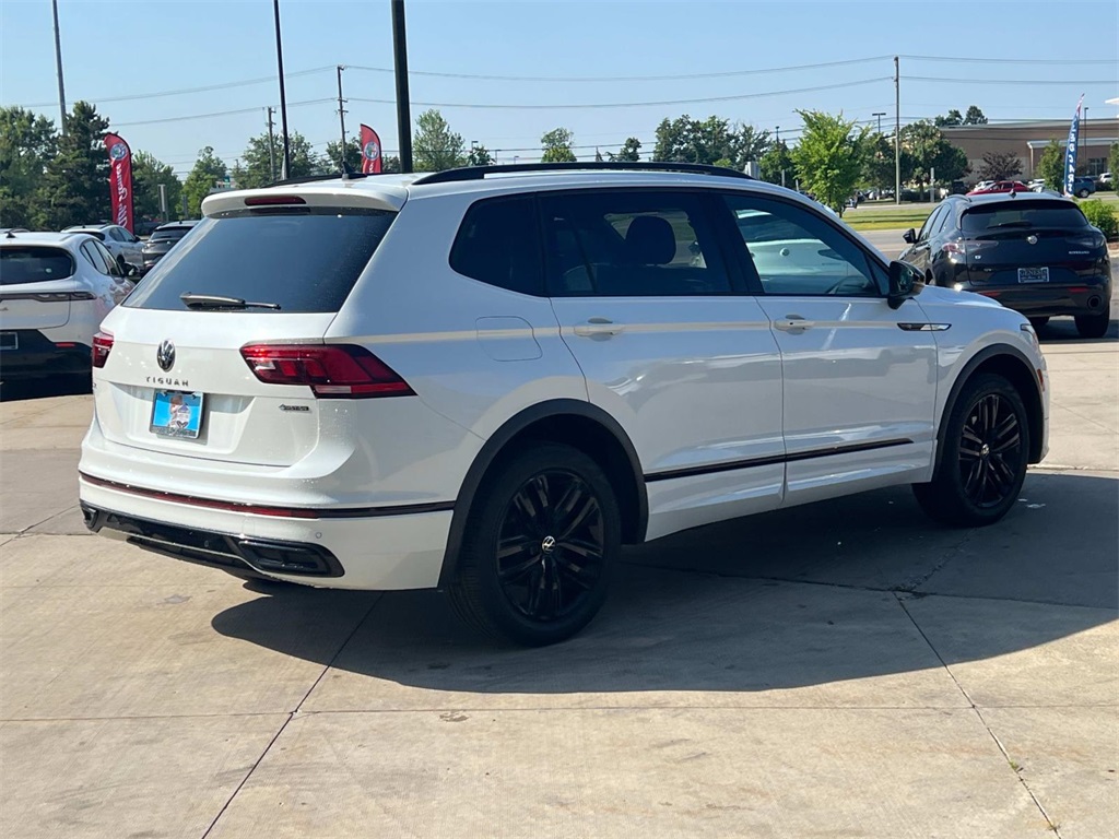 2022 Volkswagen Tiguan SE R-Line Black photo 5