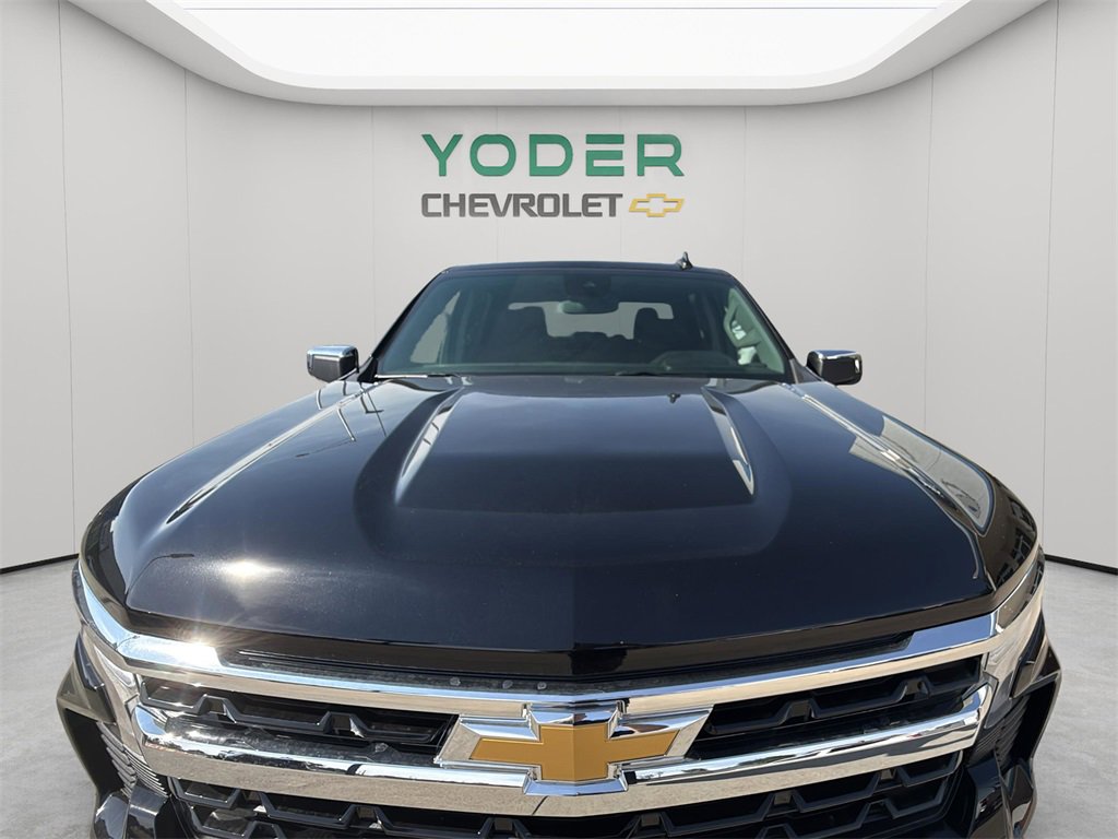 2025 Chevrolet Silverado 1500 LT photo 3
