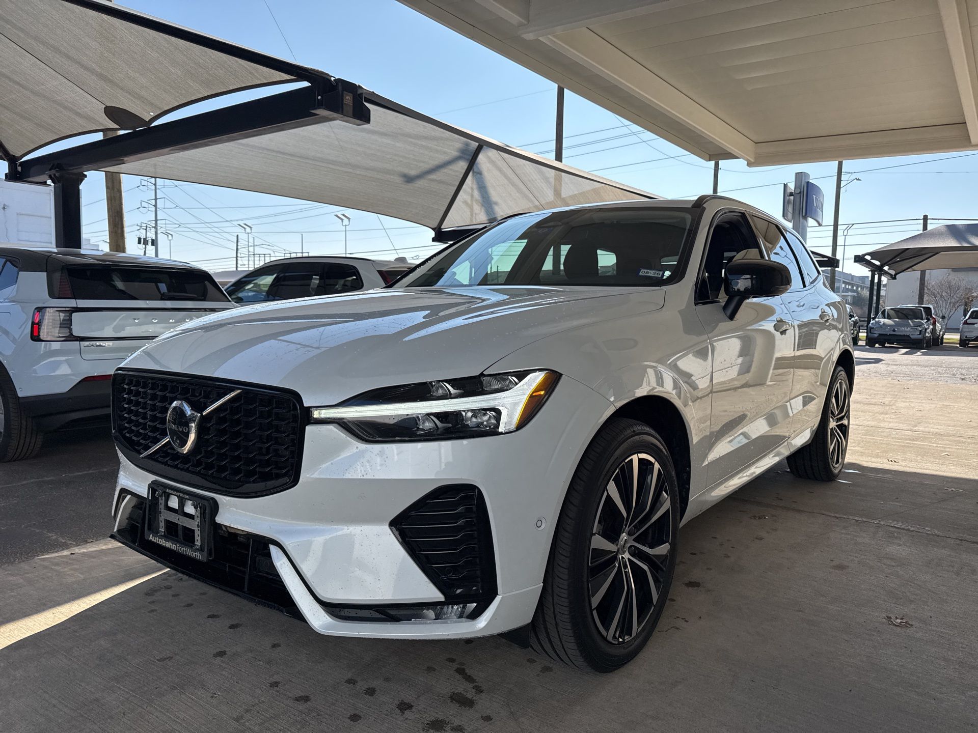2024 Volvo XC60 Plus's photo