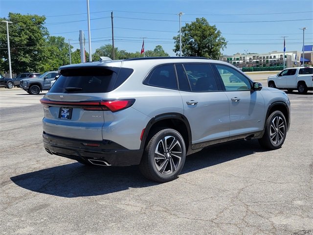 2025 Buick Enclave Sport Touring photo 2