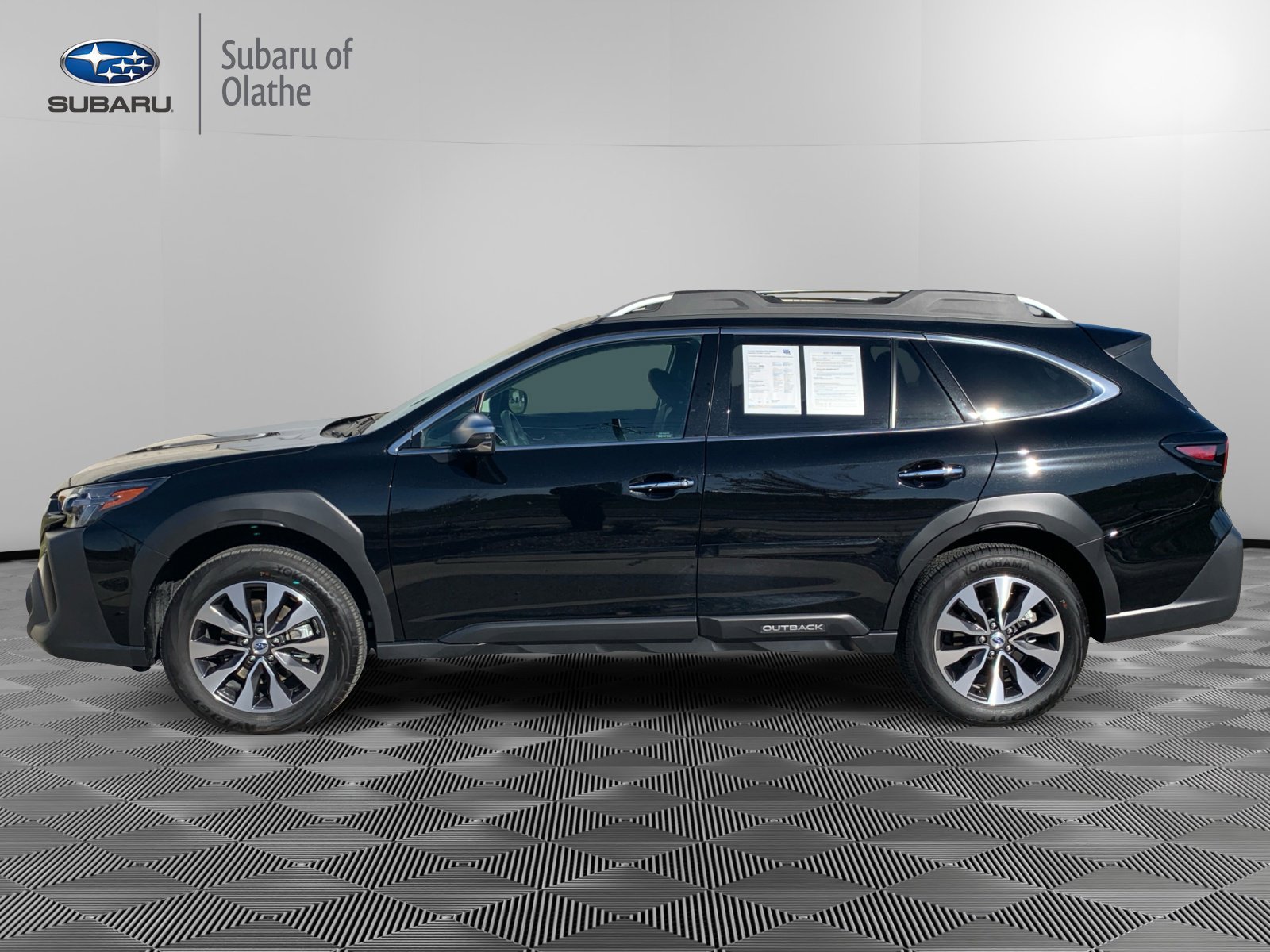 2025 Subaru Outback Touring photo 3
