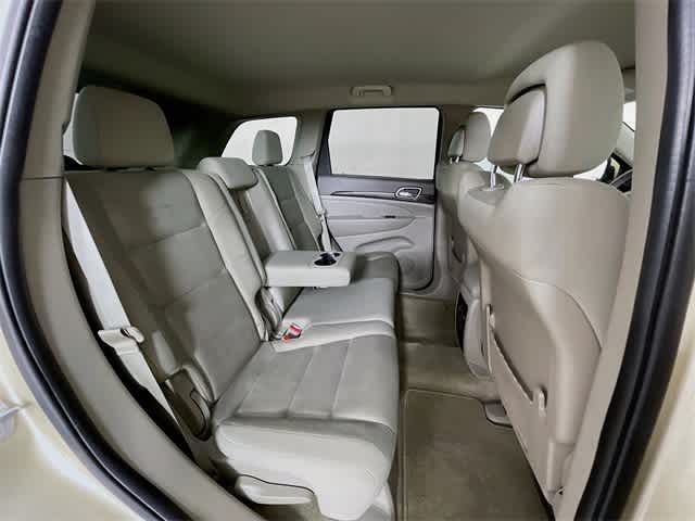 2011 Jeep Grand Cherokee Laredo photo 23