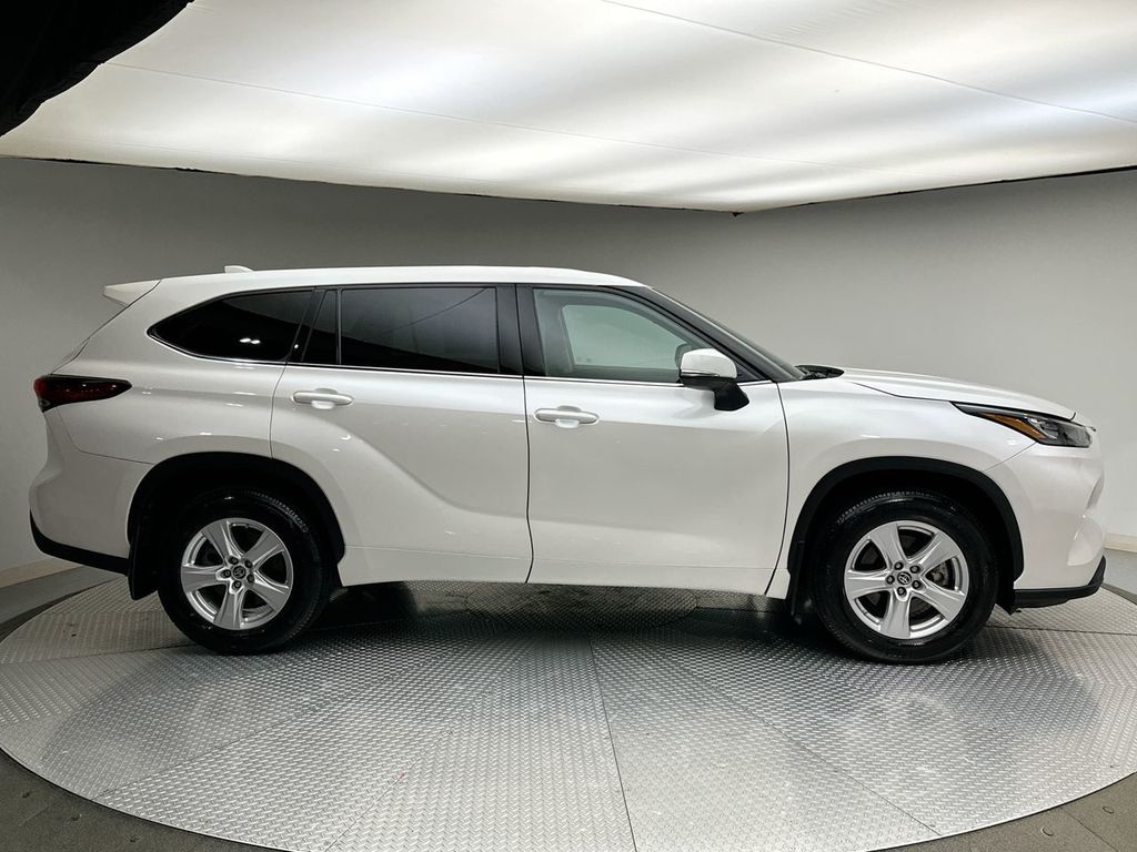 2020 Toyota Highlander L photo 4