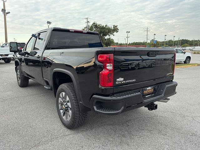 2025 Chevrolet Silverado 2500HD Custom photo 5