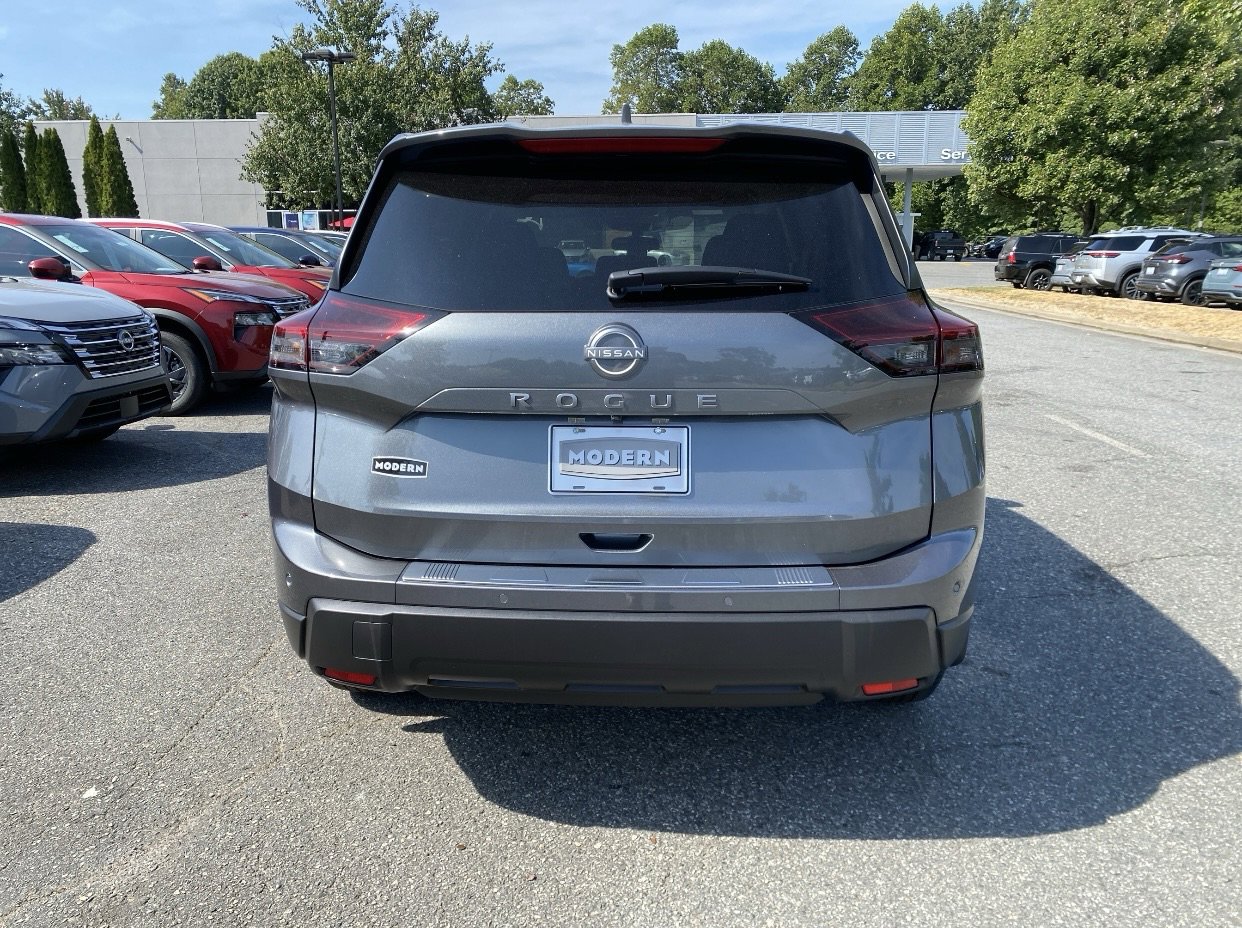 2026 Nissan Rogue SV photo 3