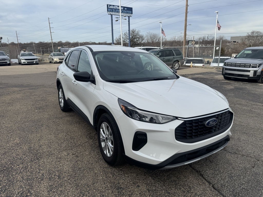 2023 Ford Escape Active's photo