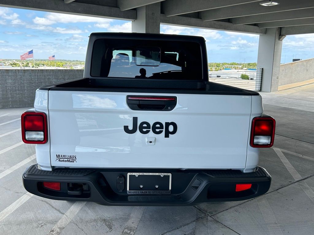 2024 Jeep Gladiator Sport photo 4
