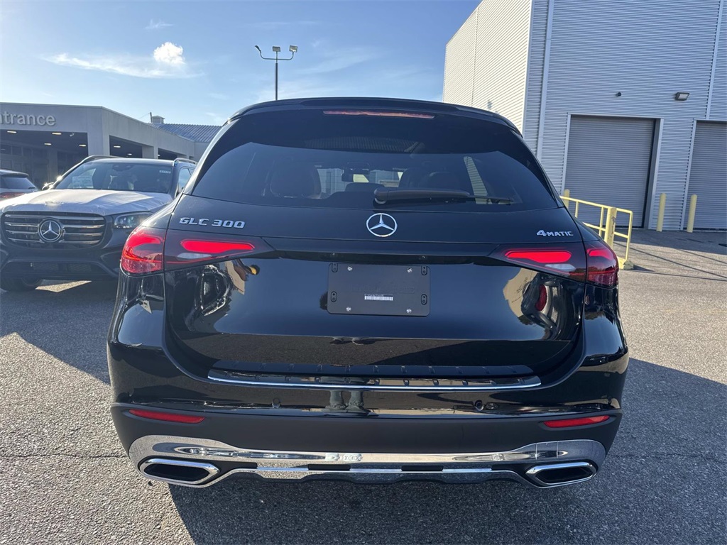 2026 Mercedes Benz GLC 300 4MATIC photo 4