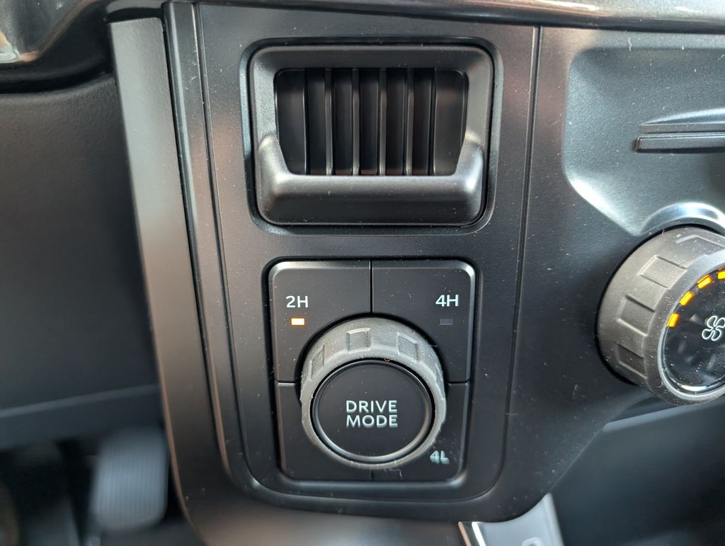 2025 Ford F-150 STX photo 10