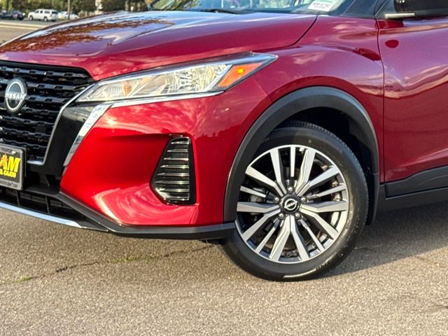 2023 Nissan Kicks SV photo 3