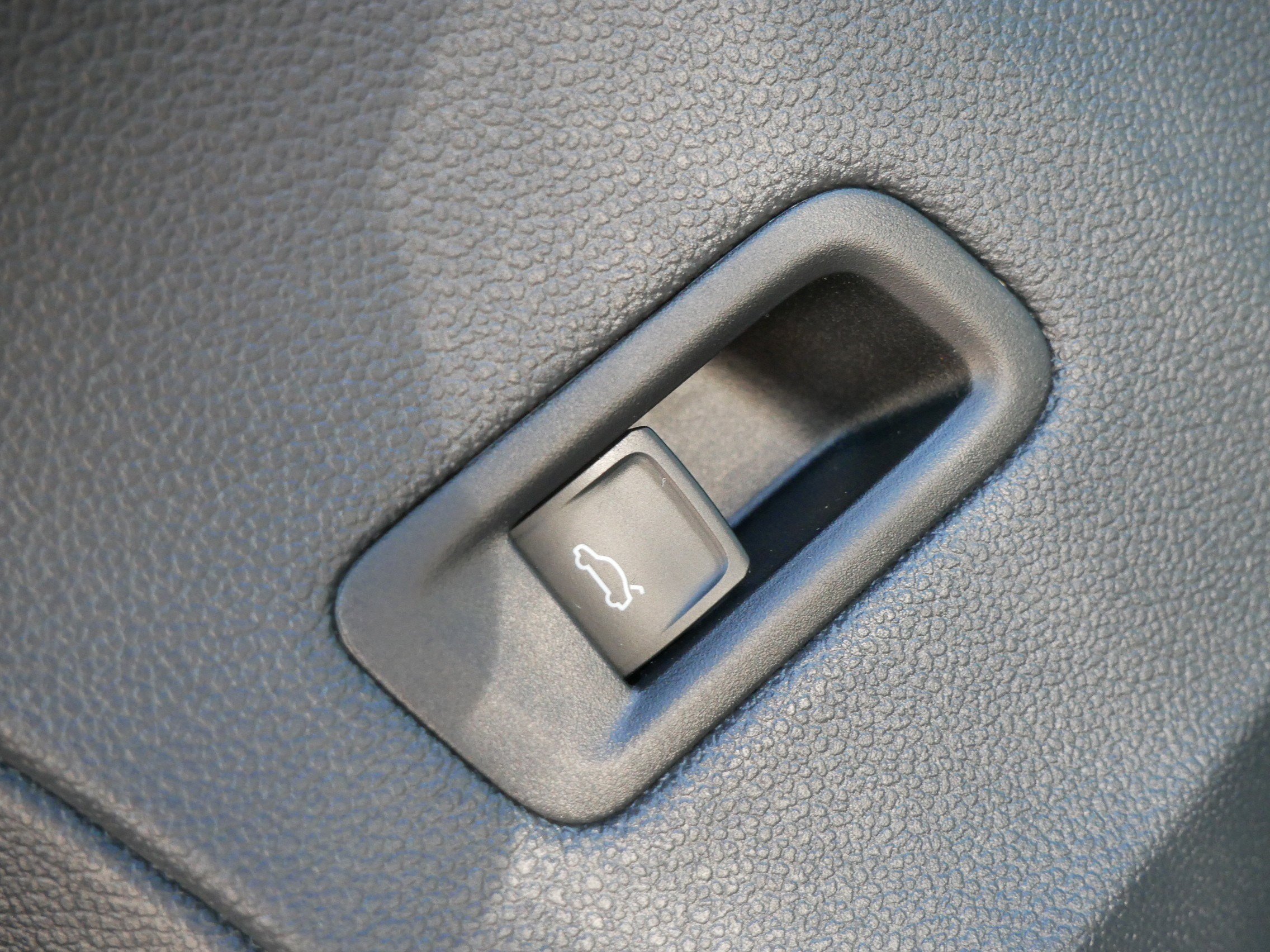 2025 Volkswagen Atlas Peak Edition photo 20