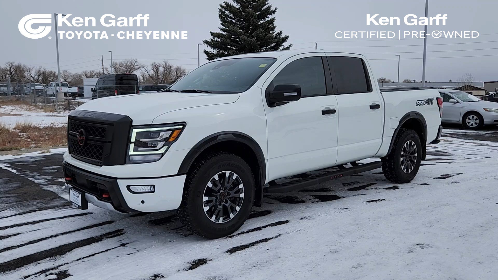 2024 Nissan Titan PRO-4X's photo