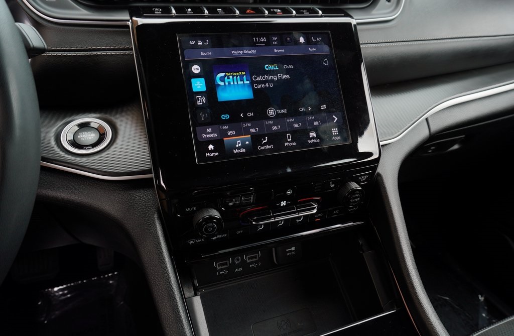 2023 Jeep Grand Cherokee Altitude photo 15