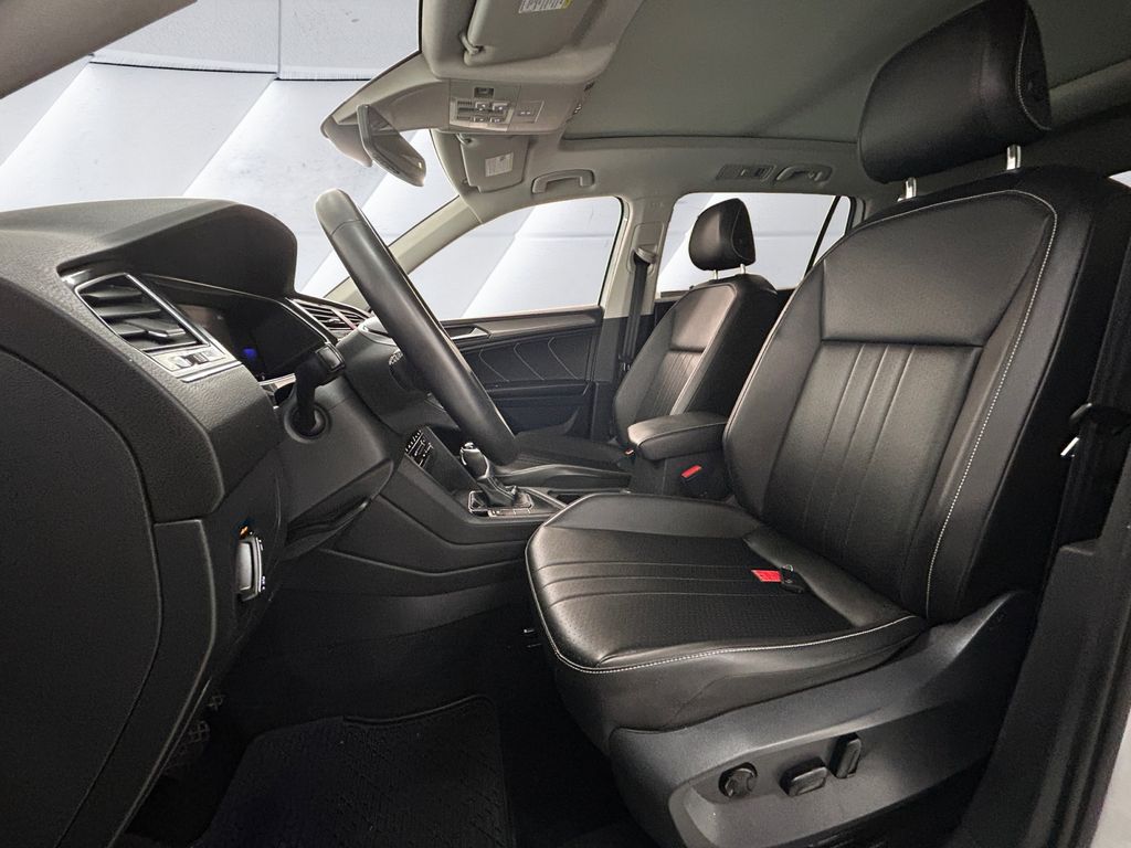 2022 Volkswagen Tiguan SE photo 4