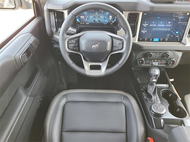 2025 Ford Bronco Outer Banks photo 25