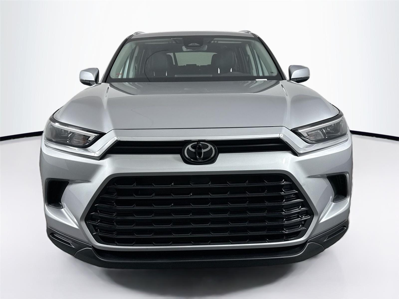 2025 Toyota Grand Highlander XLE photo 3