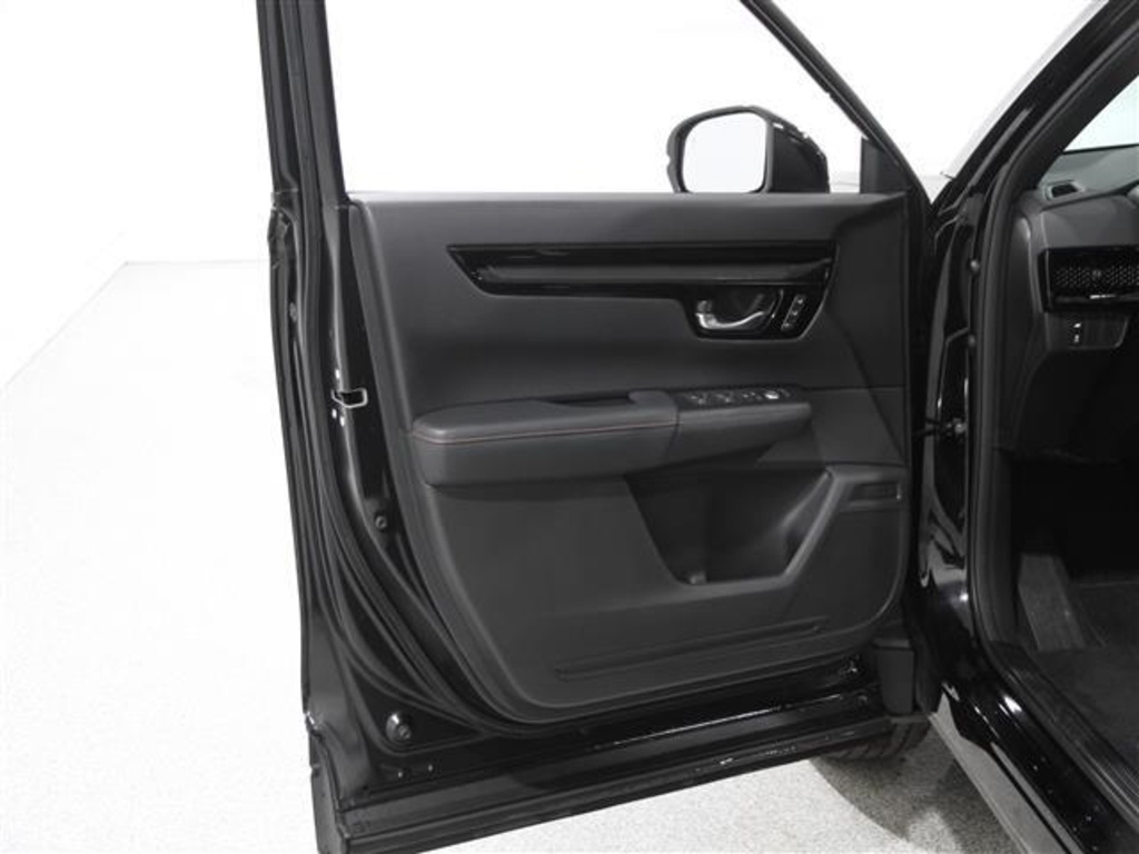 2023 Honda CR-V Hybrid Sport Touring photo 4