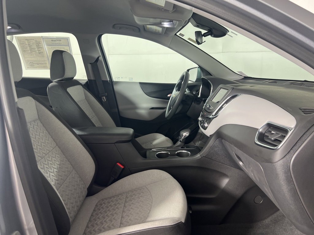 2024 Chevrolet Equinox LS photo 3