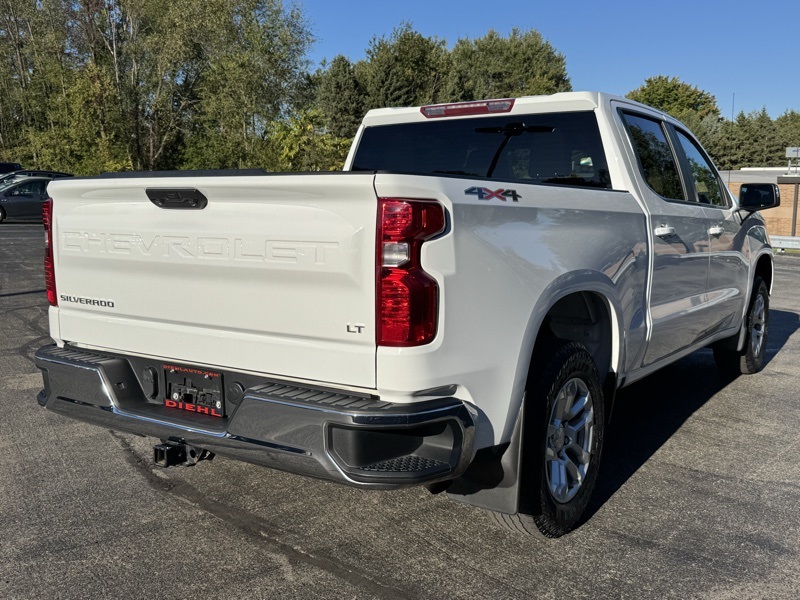 2022 Chevrolet Silverado 1500 LT photo 2