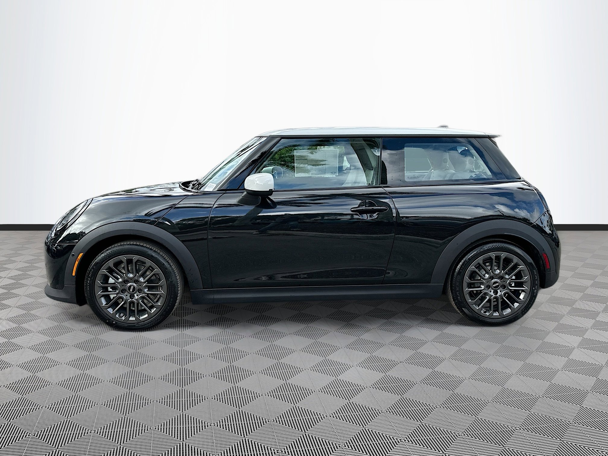 2025 Mini Cooper 2 Door Hardtop Signature photo 4