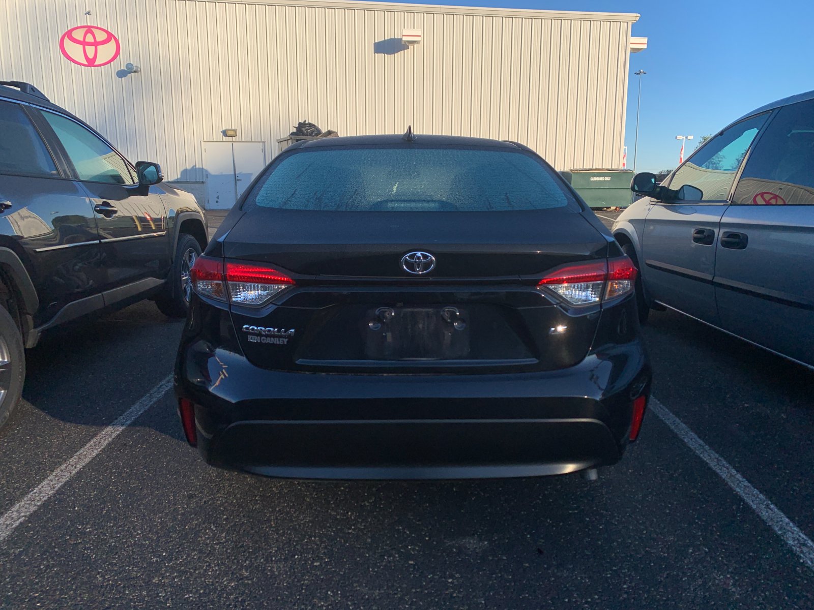 2023 Toyota Corolla LE photo 2