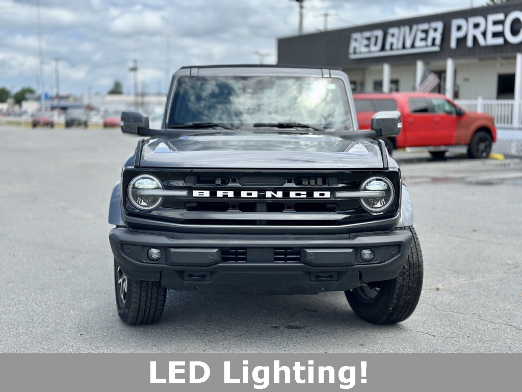 2024 Ford Bronco Outer Banks photo 2
