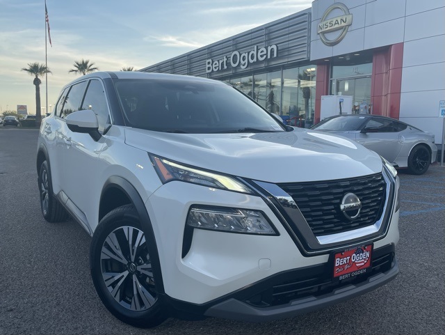 2021 Nissan Rogue SV's photo