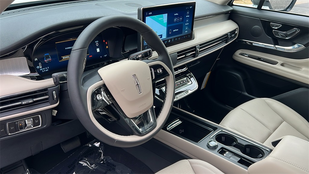 2025 Lincoln Corsair Premiere photo 10